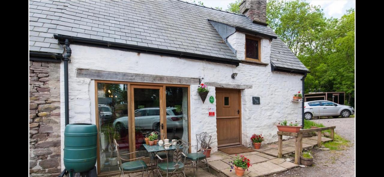 Ty Fferm Hen, Ancient Farmhouse, Coity Bach Talybont-on-Usk Exteriér fotografie
