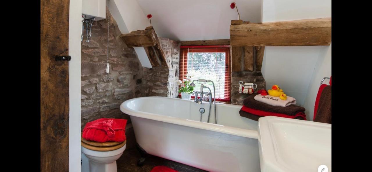 Ty Fferm Hen, Ancient Farmhouse, Coity Bach Talybont-on-Usk Exteriér fotografie